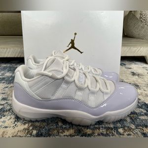 Women’s Air Jordan 11 Retro Low Pure Violet size 7